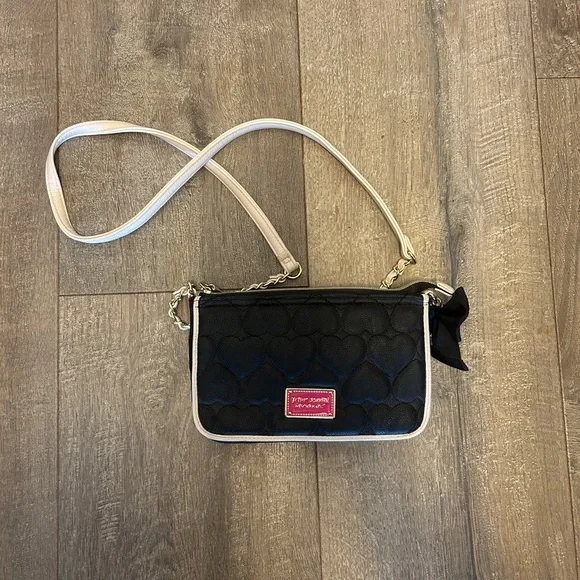 Betsey Johnson New York, N.Y. Crossbody black Handbag hearts - Picture 2 of 3